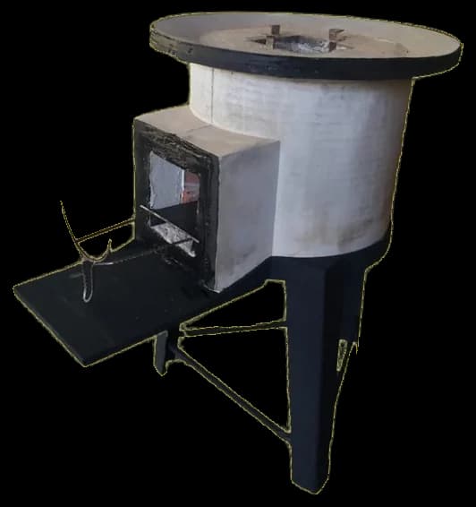 Estufa Ecocina de Ecocomal, con cuerpo de concreto y comal redondo